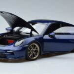 Porsche Porsche 911 992 GT3 Touring Paket Blau Metallic Norev 1:18 1:18 Metall